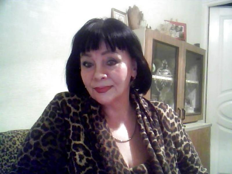25P Alluring Granny! (Non-Nude)