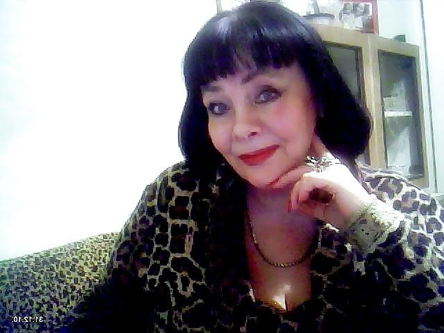 25P Alluring Granny! (Non-Nude)