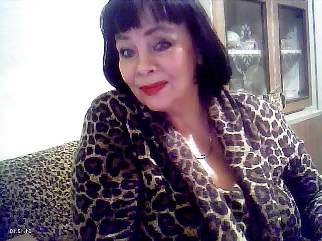 25P Alluring Granny! (Non-Nude)