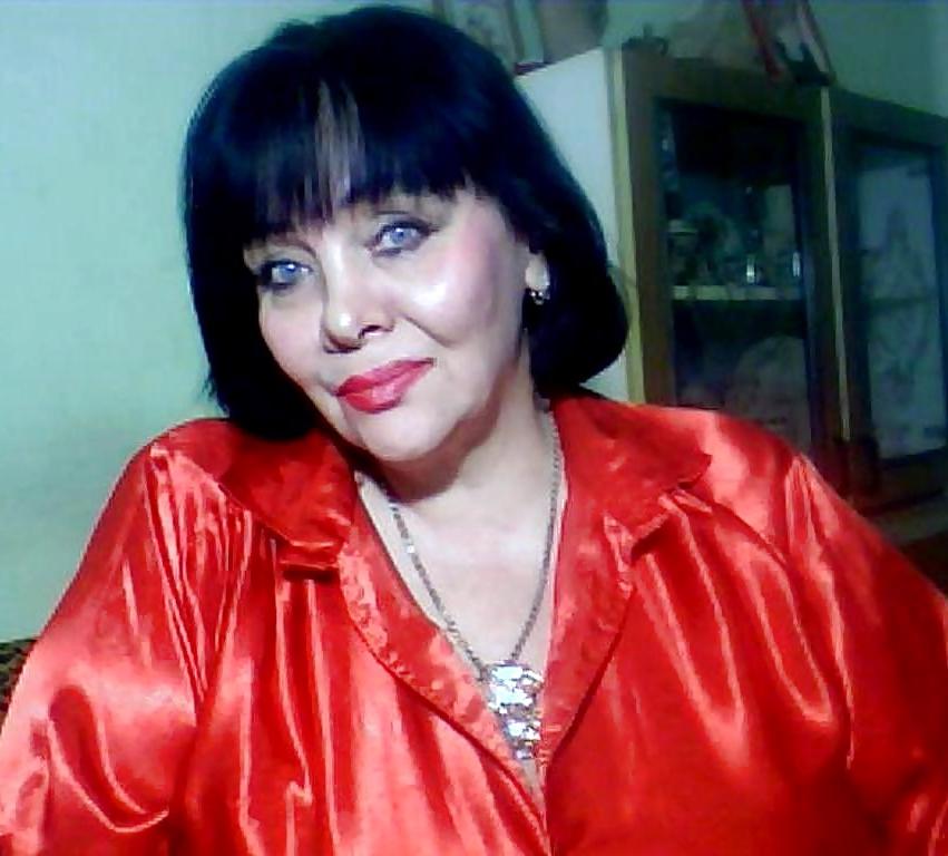 25P Alluring Granny! (Non-Nude)