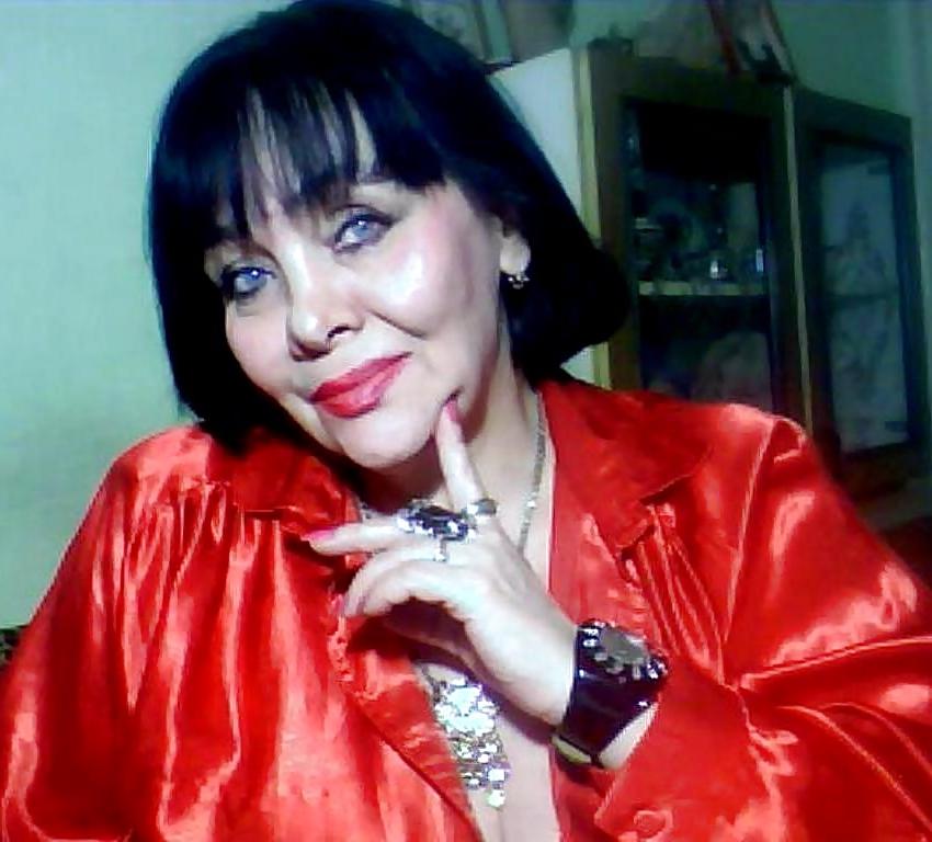25P Alluring Granny! (Non-Nude)