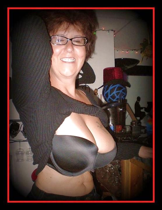 25P Alluring Granny!