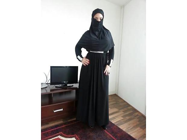 25P ARAB AMATEUR MUSLIM BEURETTE HIJAB BNAT BIG ASS vol.10
