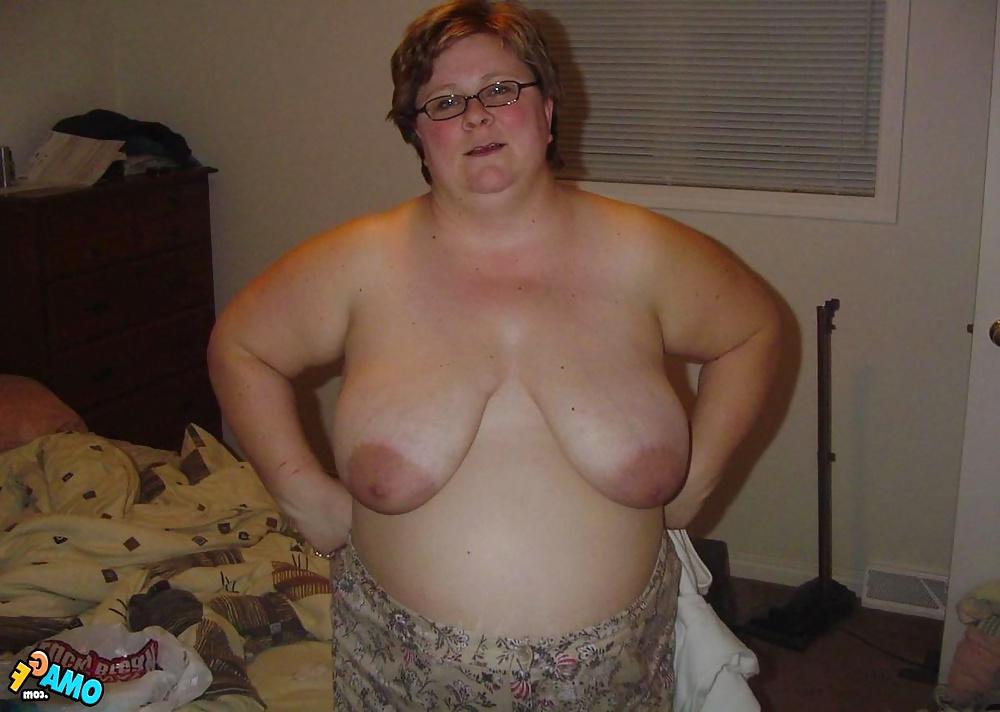 25P Amateur homemade old granny and matures wifes