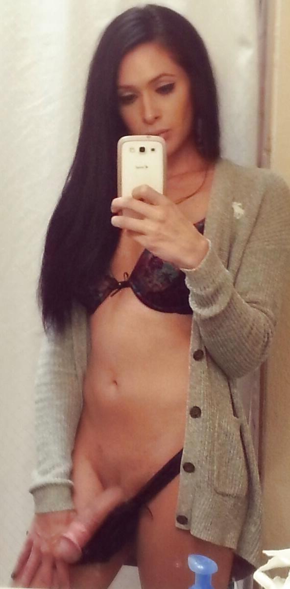 22P Amateur Shemale fun......