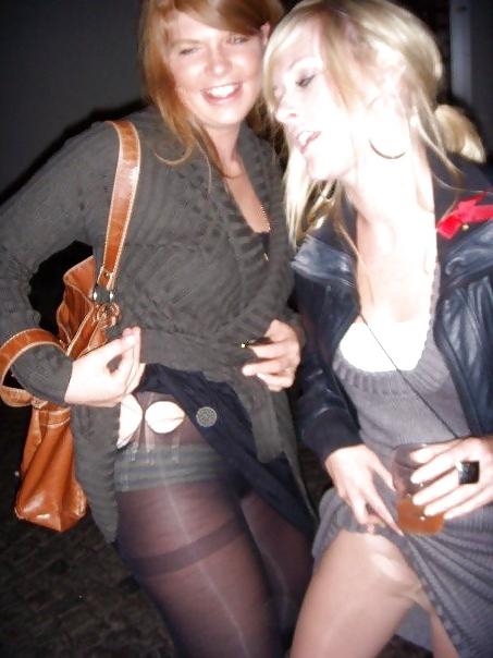 25P Amateur babes wearing pantyhose.7