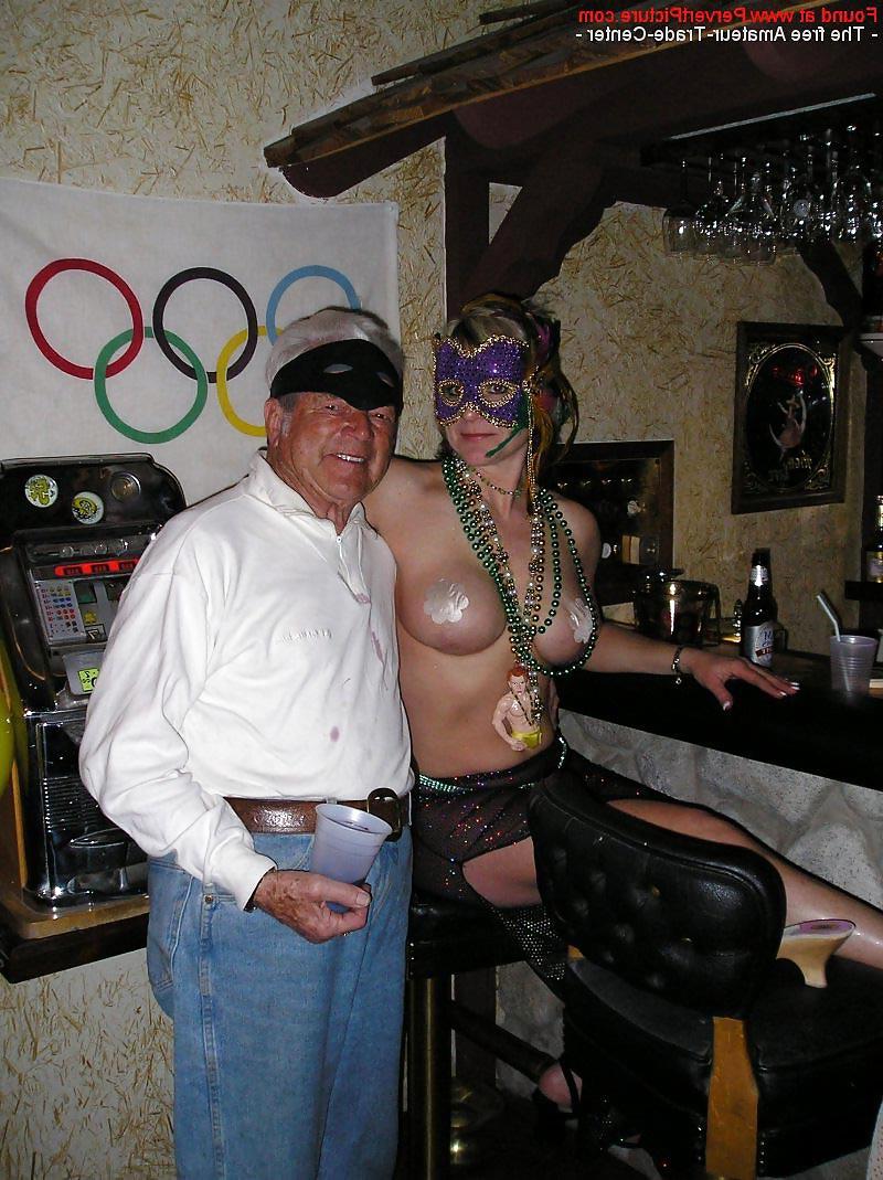 25P Amateur homemade granny matures naked wifes, mom older women