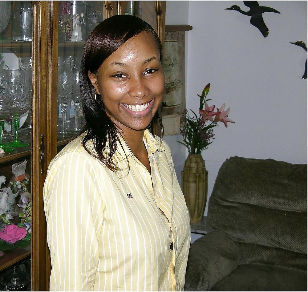 9P PRETTY EBONY AMATEUR (NO MAKE-UP NEEDED)