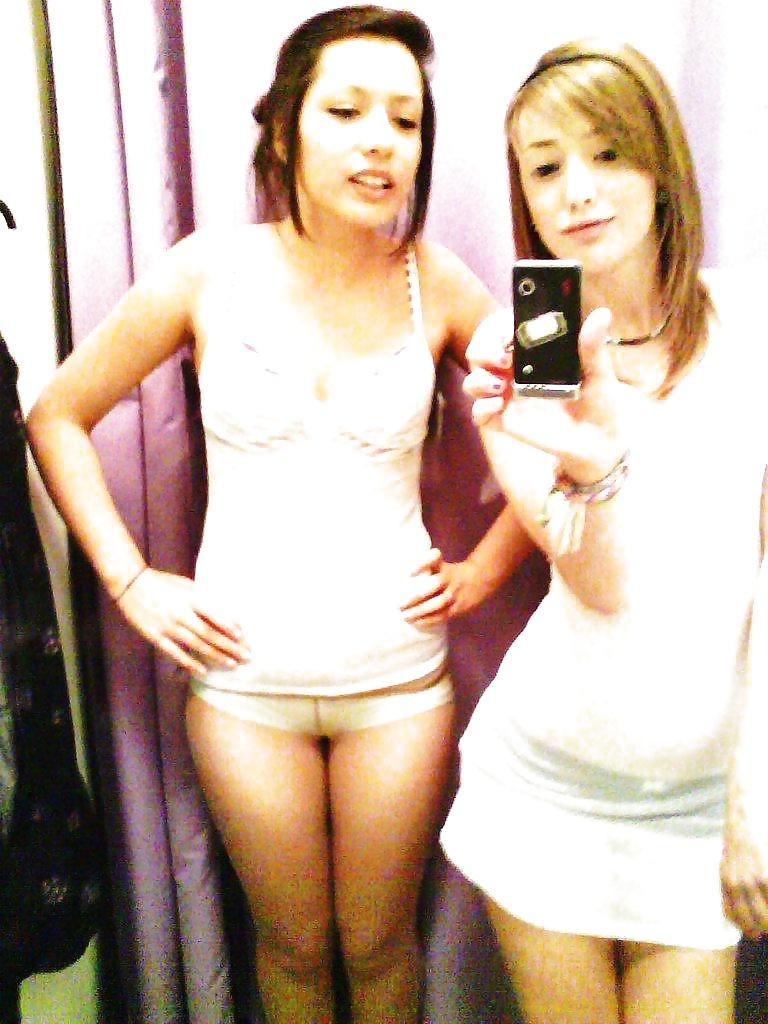 25P Amateur babes wearing pantyhose.6