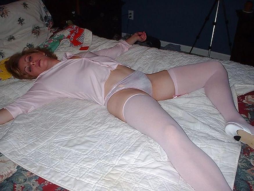 25P Only the best amateur mature ladies.1 