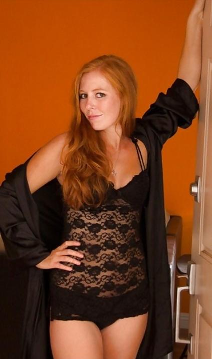 25P Alluring Sexy Women
