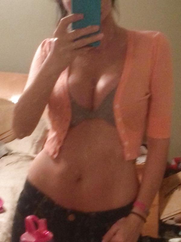 22P Selfie Amateur MILFs and Mature - vol 21!