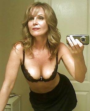 25P Selfie Amateur MILFs and Mature - vol 14!