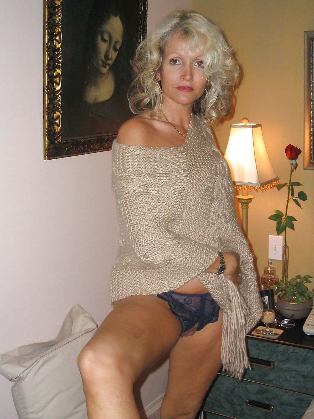 25P Only the best amateur mature ladies.12 