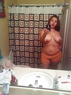 23P Selfie Amateur MILFs and Mature - vol 22!