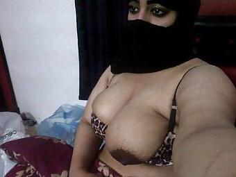 24P ARAB AMATEUR MUSLIM BEURETTE HIJAB BNAT BIG ASS vol.12