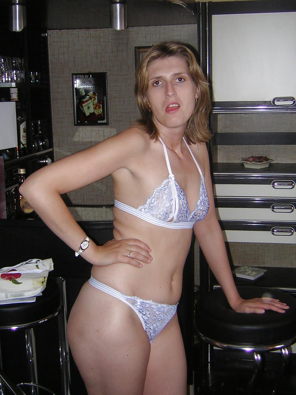 25P Aline French amateur in various underwear