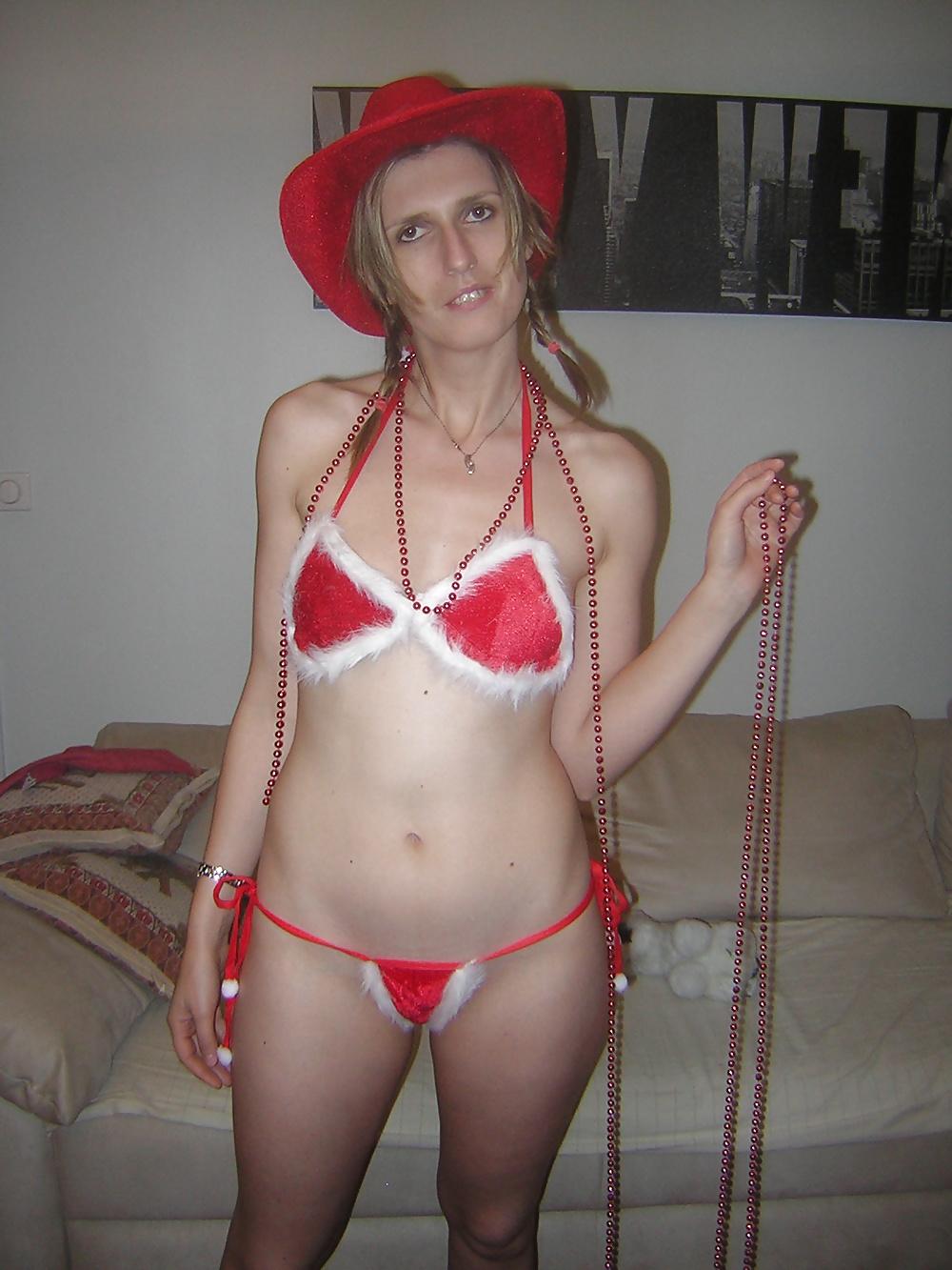 25P Aline French amateur in various underwear