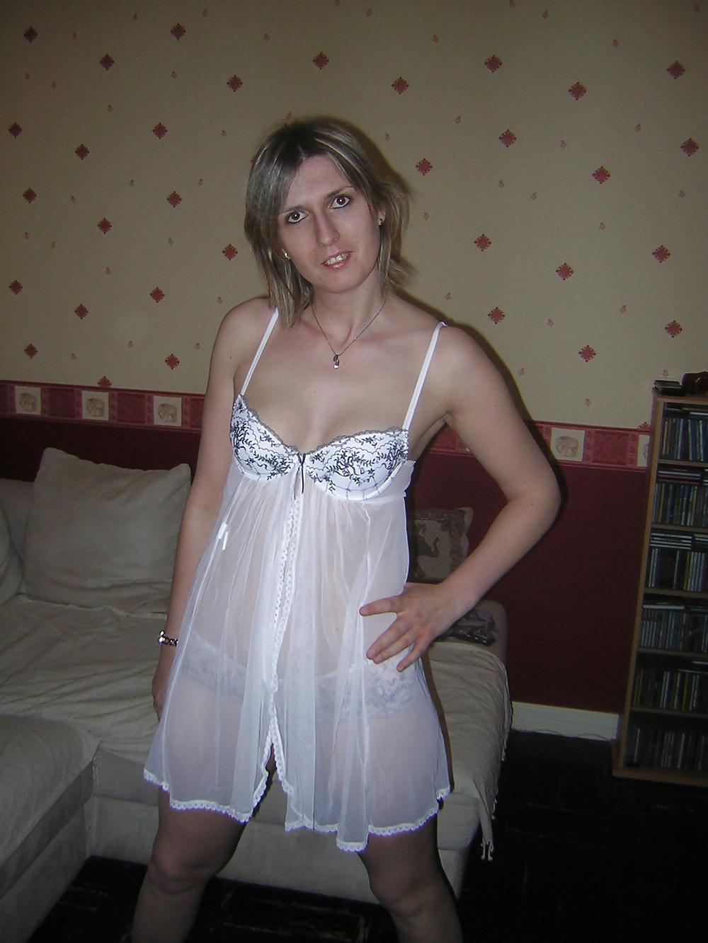 25P Aline French amateur in various underwear