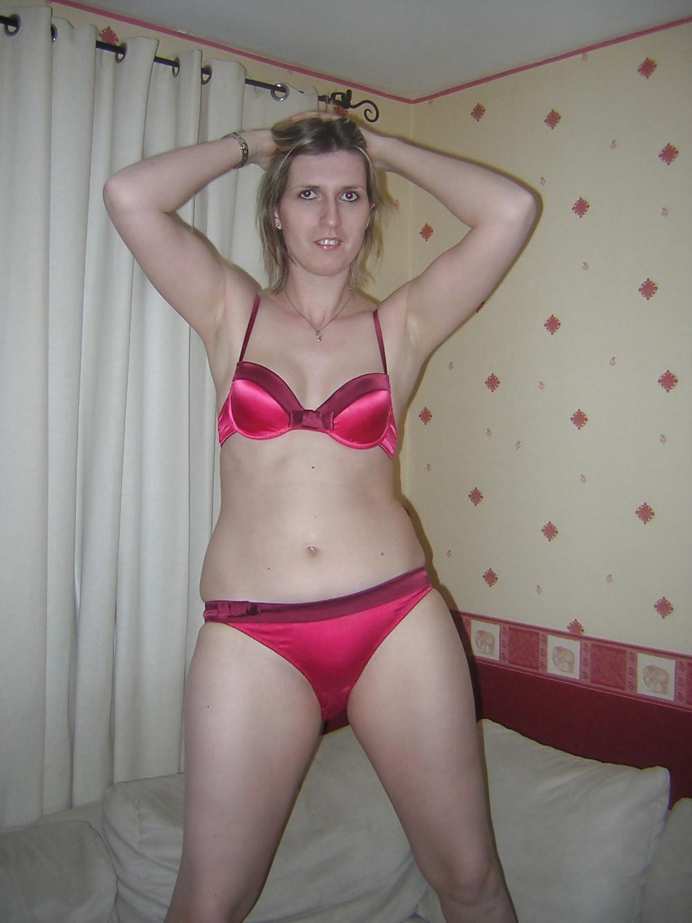 25P Aline French amateur in various underwear