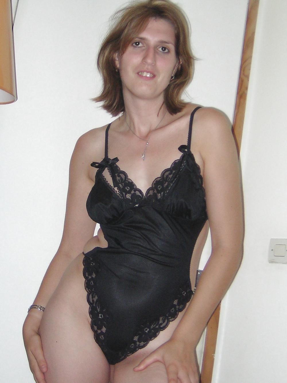 25P Aline French amateur in various underwear