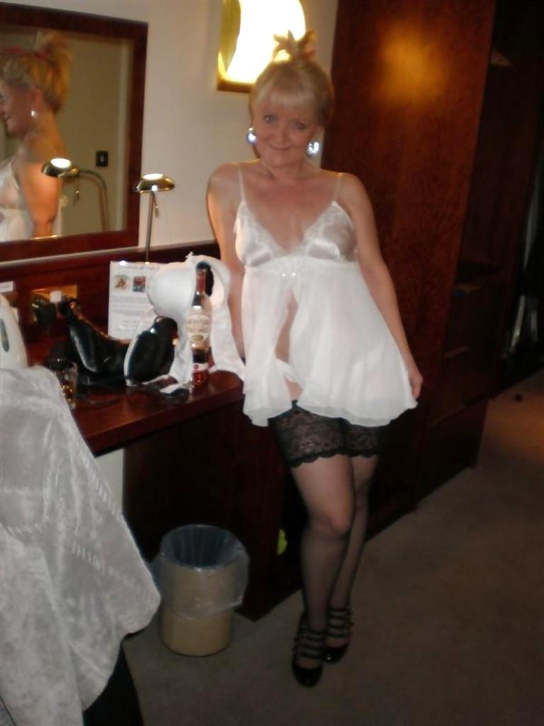 9P Alluring Granny!