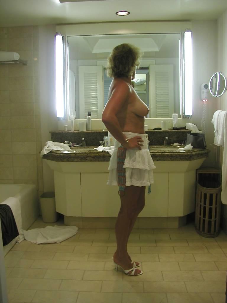 25P Amateur Mature Slut Wives