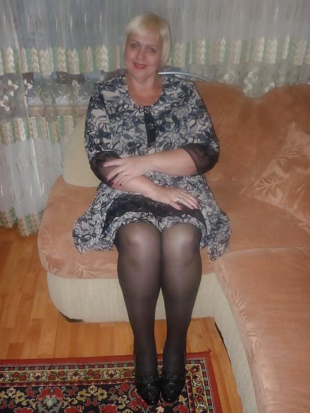 24P Russian mature woman, legs in stockings! Amateur!