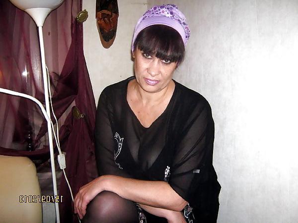 25P Russian Sexy Mature Mom! Amateur!