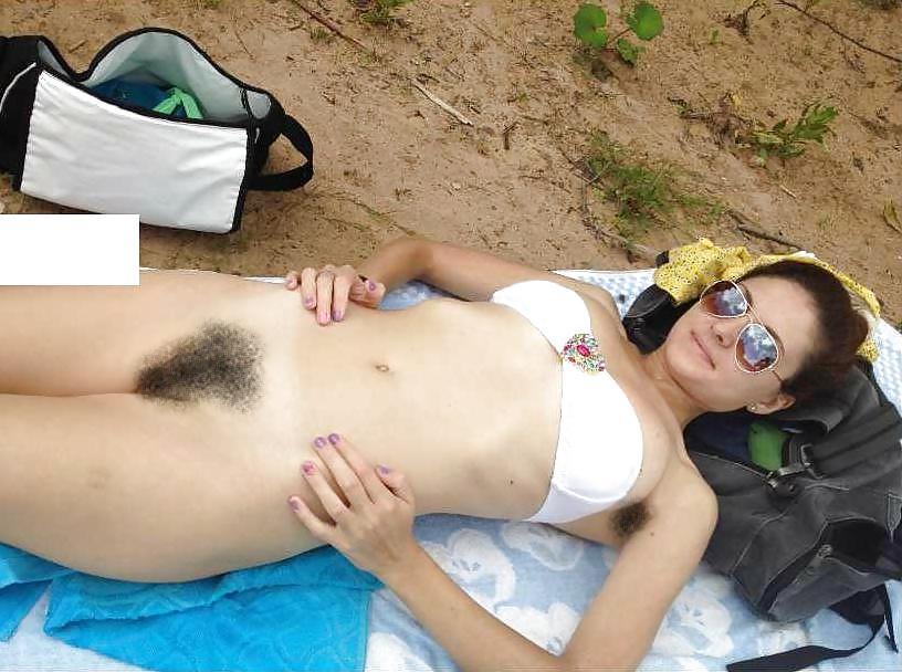 25P Amateur Girls with hairy pussies (4)