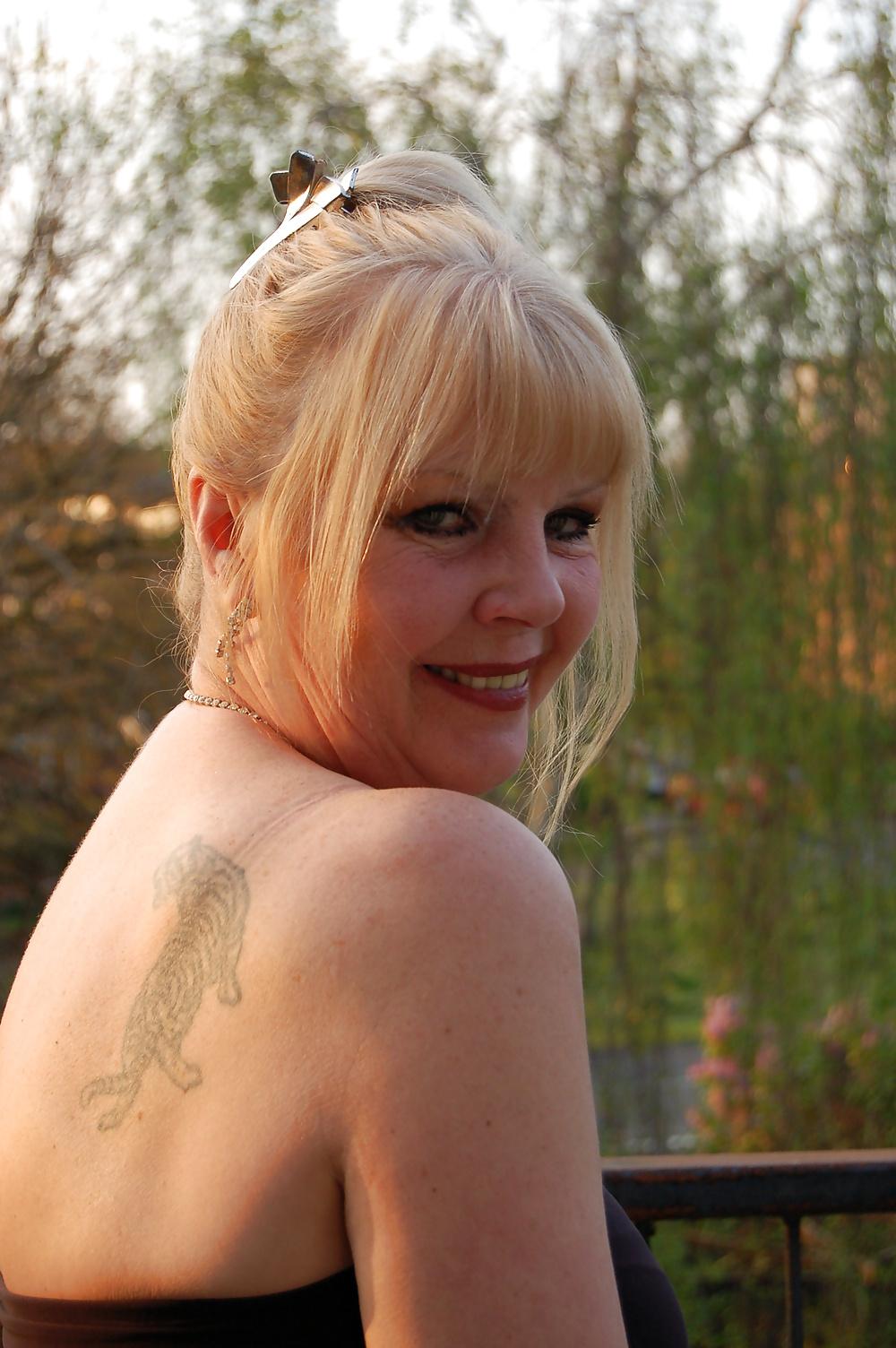 25P Alluring Granny!