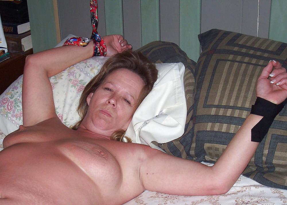 25P Amateur bondage tied up