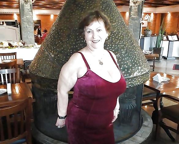 25P Sexy mature grannies! Amateur mixed!