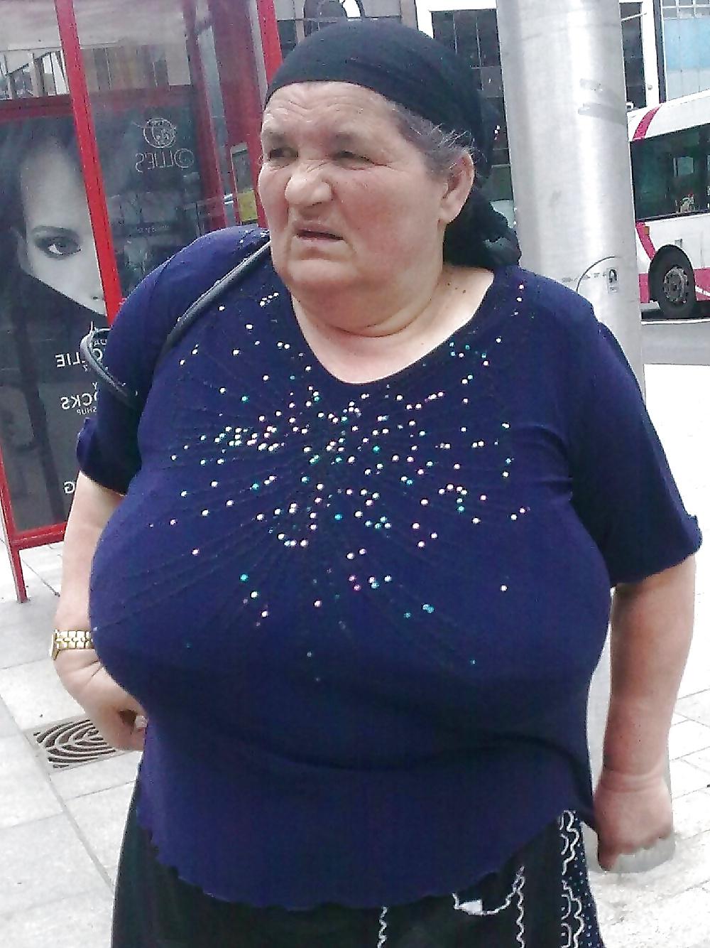 25P Sexy mature grannies! Amateur mixed!