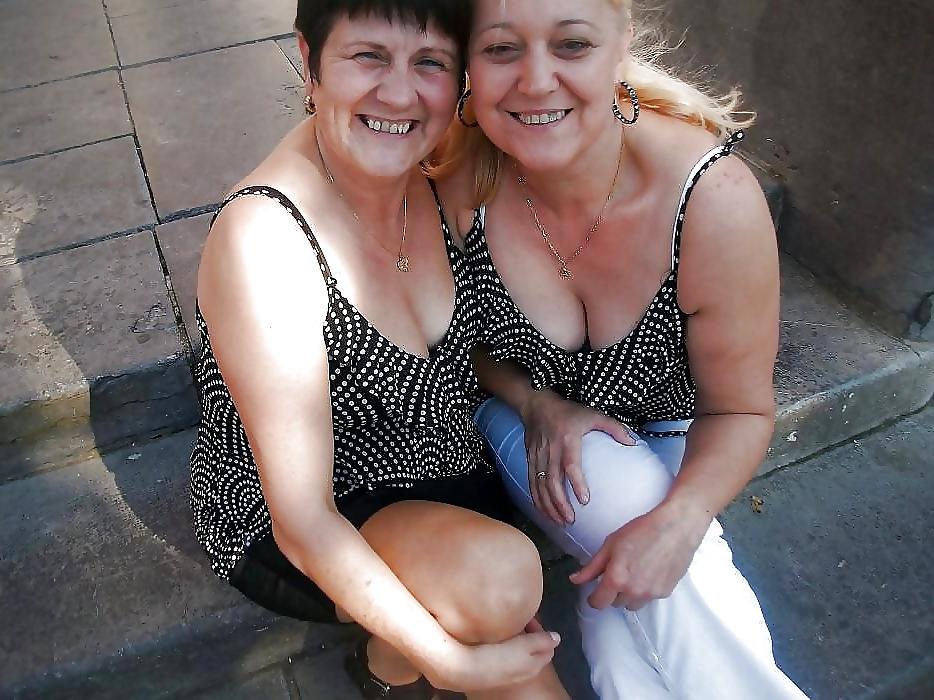 25P Sexy mature grannies! Amateur mixed!