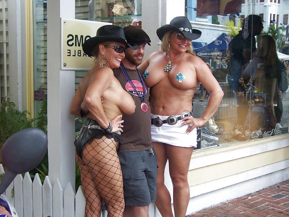 25P Amateur matures outside with their tits hanging out 4