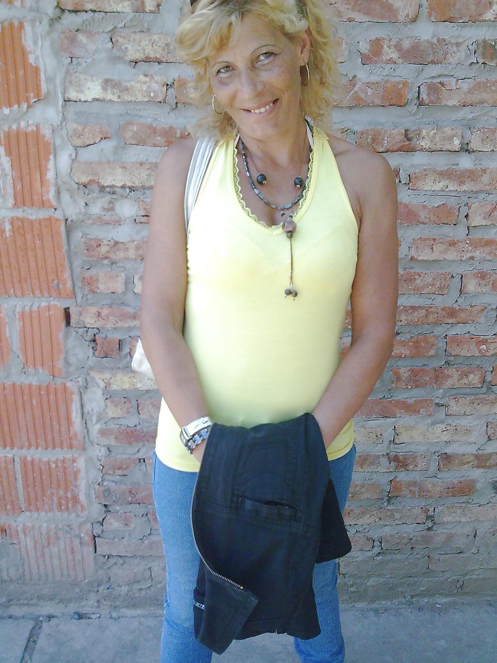 23P Alluring Granny!