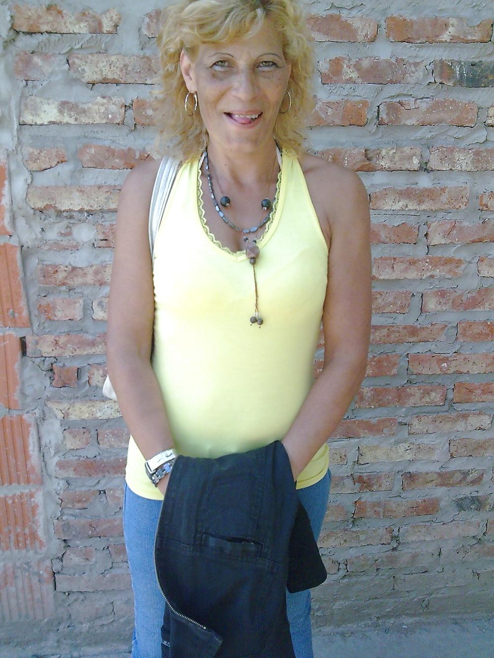 23P Alluring Granny!