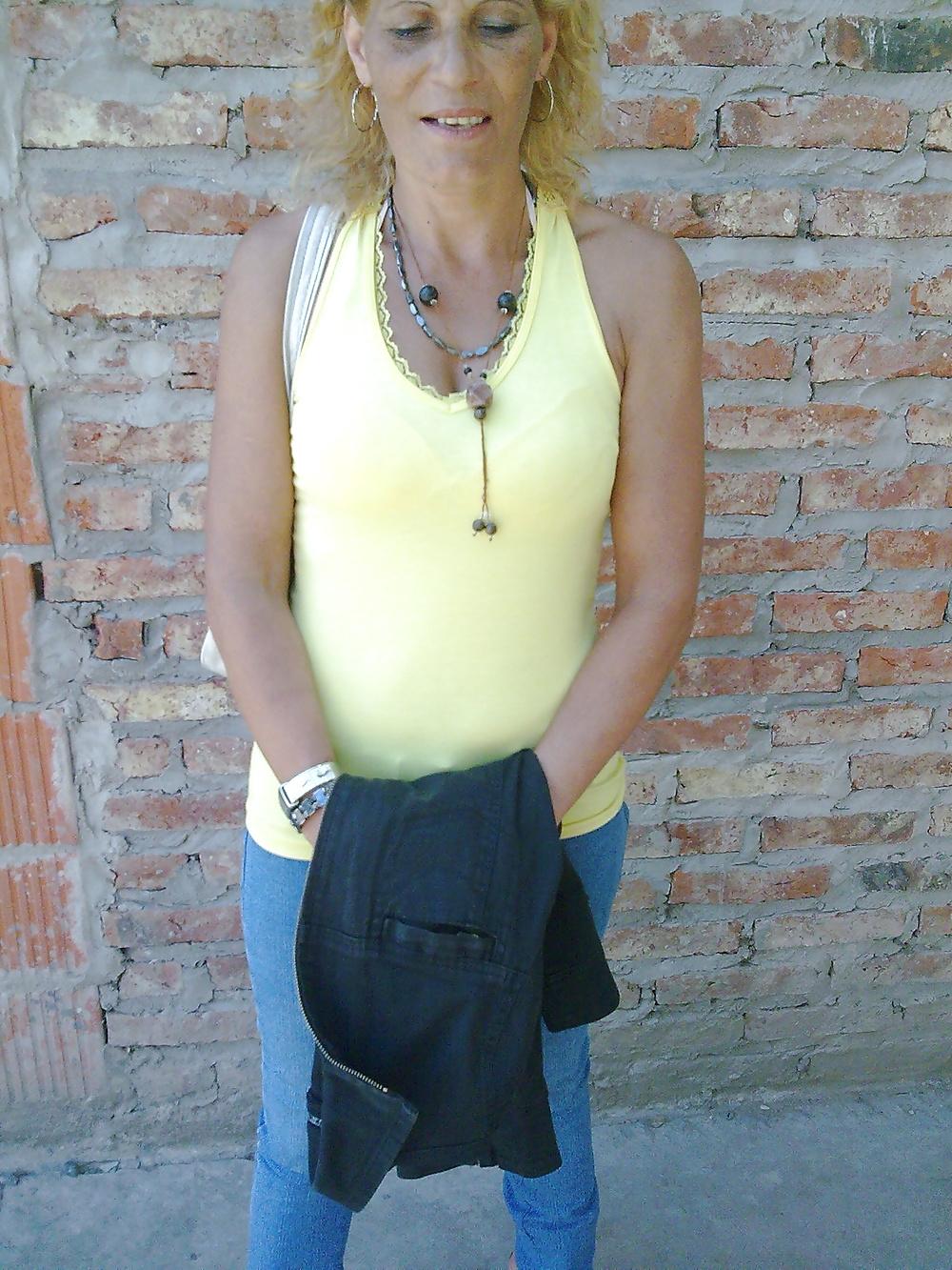 23P Alluring Granny!