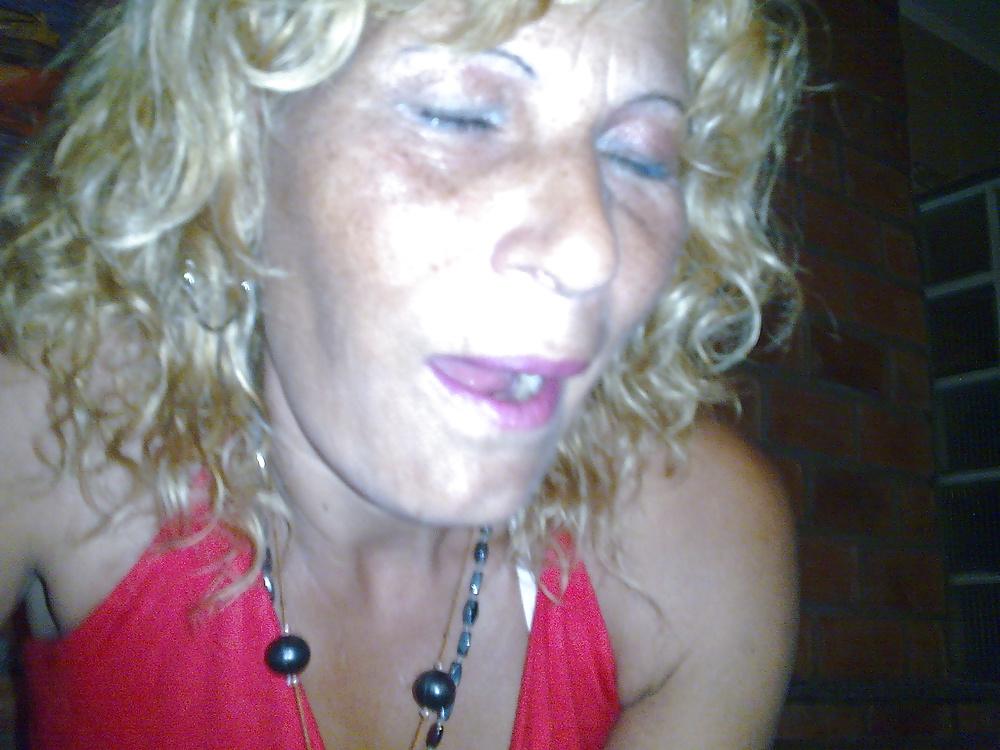 23P Alluring Granny!