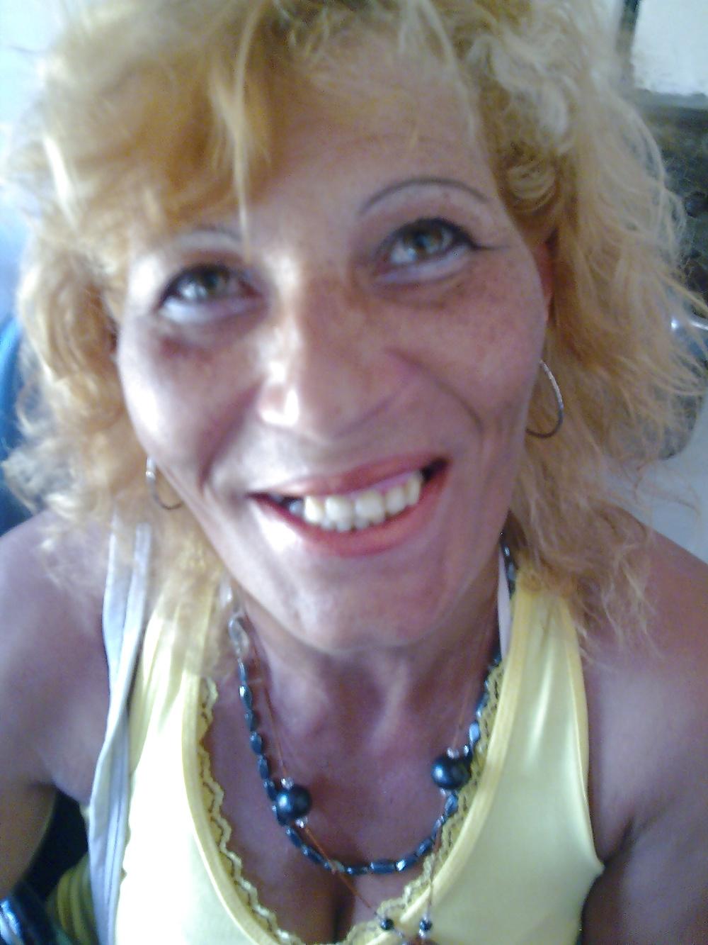 23P Alluring Granny!