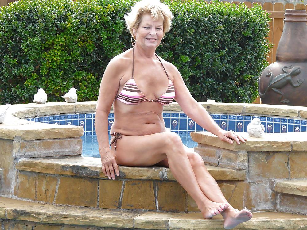 20P Mature Amateur Ladies 7