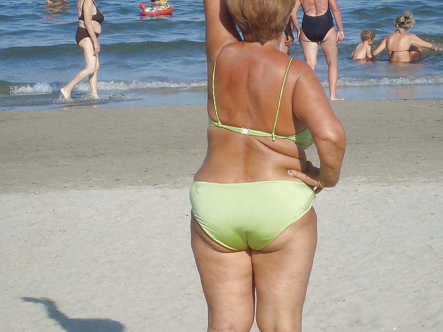 25P Grannies with Big Tits on the beach! Amateur Mixed!