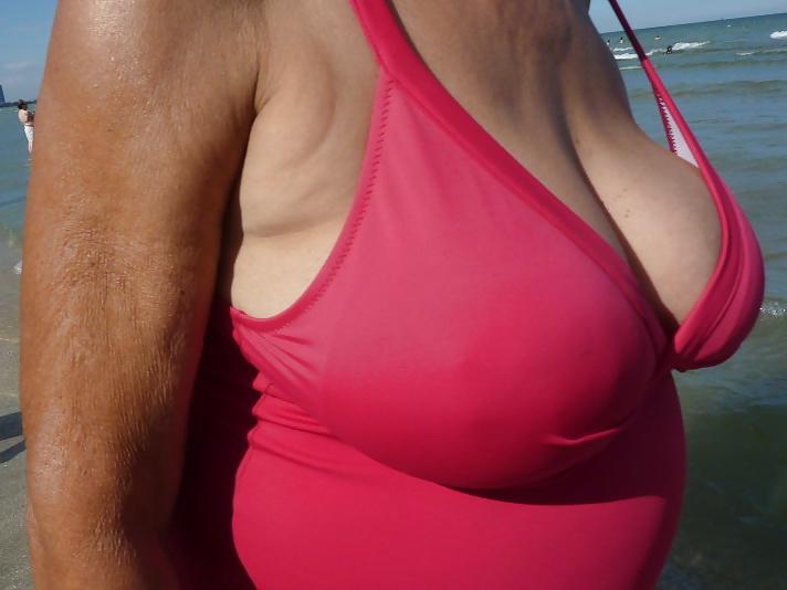 25P Grannies with Big Tits on the beach! Amateur Mixed!