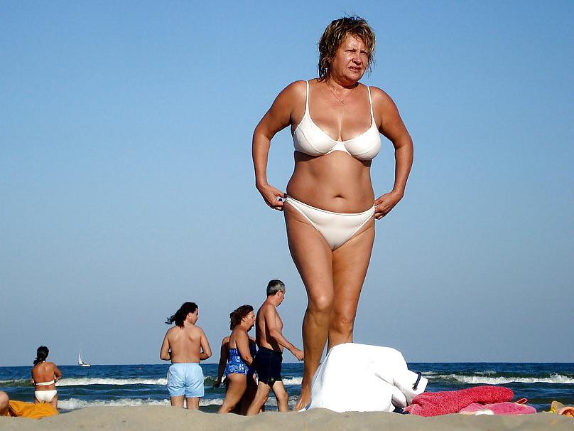 25P Grannies with Big Tits on the beach! Amateur Mixed!