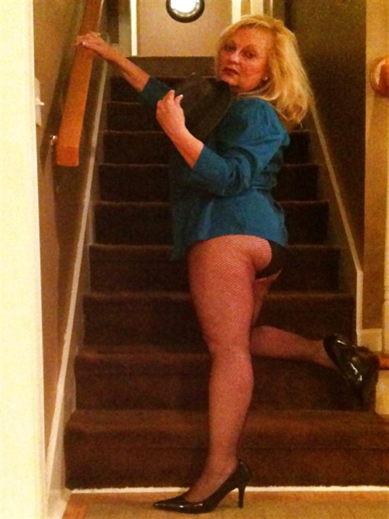 25P Alluring Granny! (53 y.o. Lisa)
