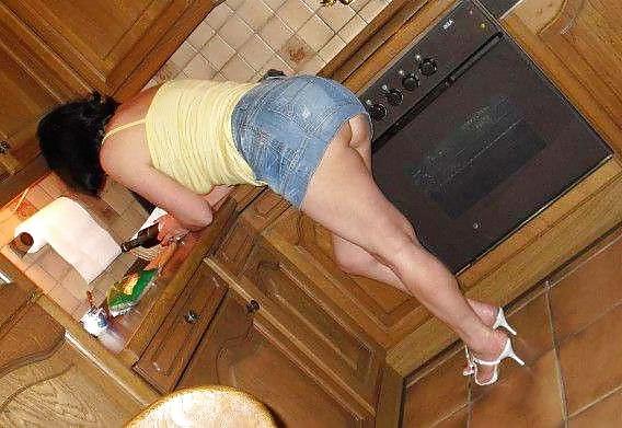 25P Amateur mature beauty Mel.