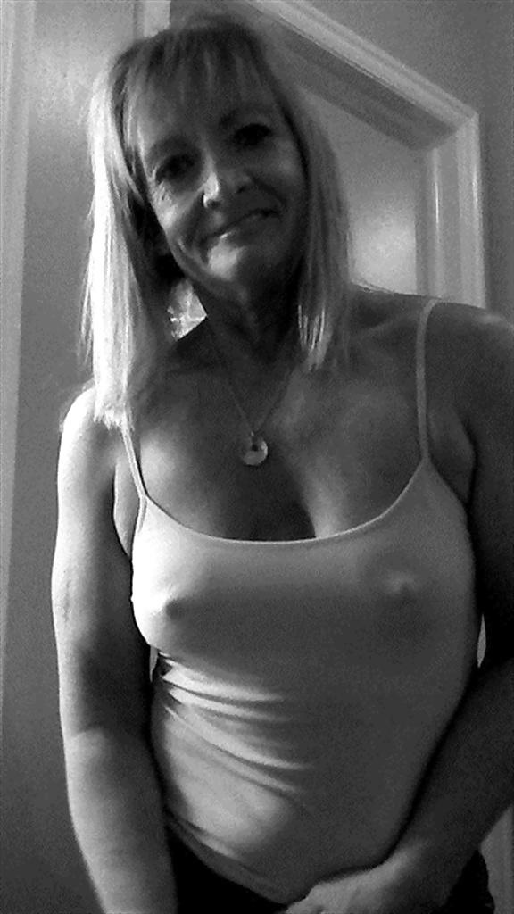 25P Alluring Granny! (53 y.o. Zoe)