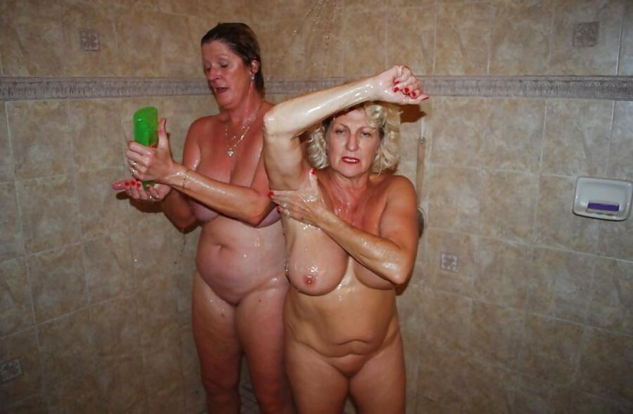 25P Lesbian Action! (Two Alluring Grannies GILF)