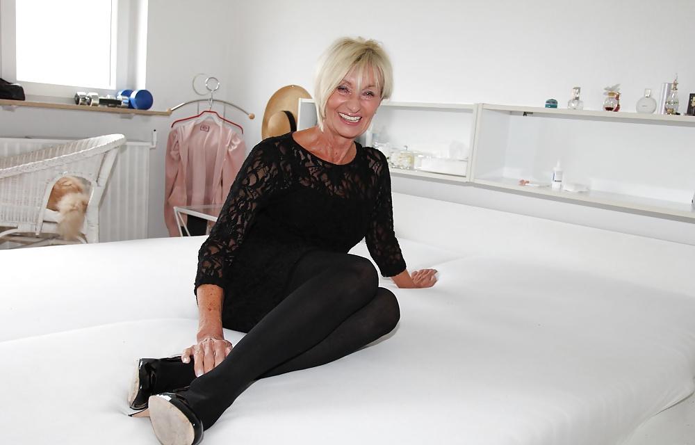 14P Alluring Granny!